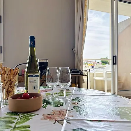 Les Terrasses De By Interhome